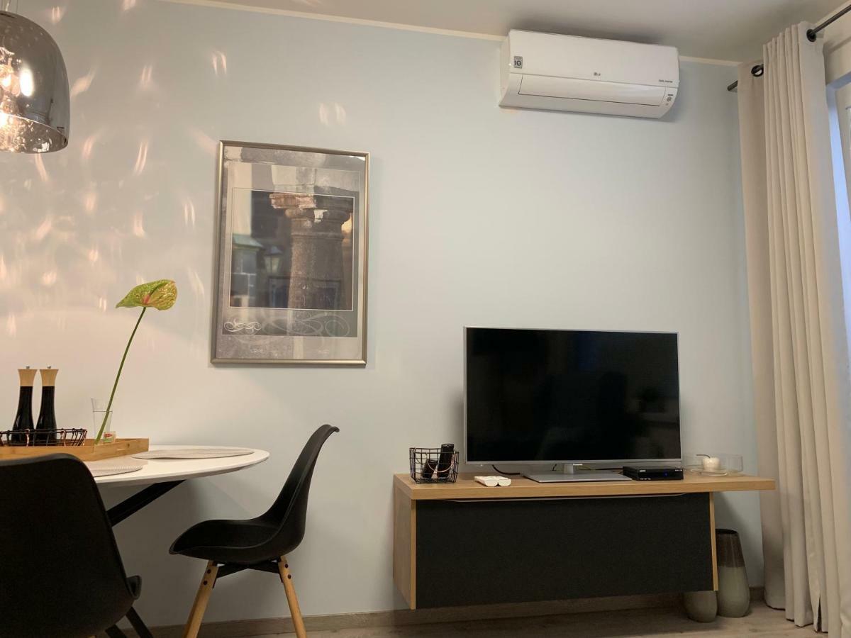The Town Hall Residence -Welcome Home Apartment-Free Outdoor Parking-Ac Kosice Bagian luar foto