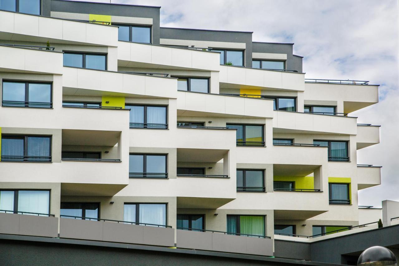 The Town Hall Residence -Welcome Home Apartment-Free Outdoor Parking-Ac Kosice Bagian luar foto