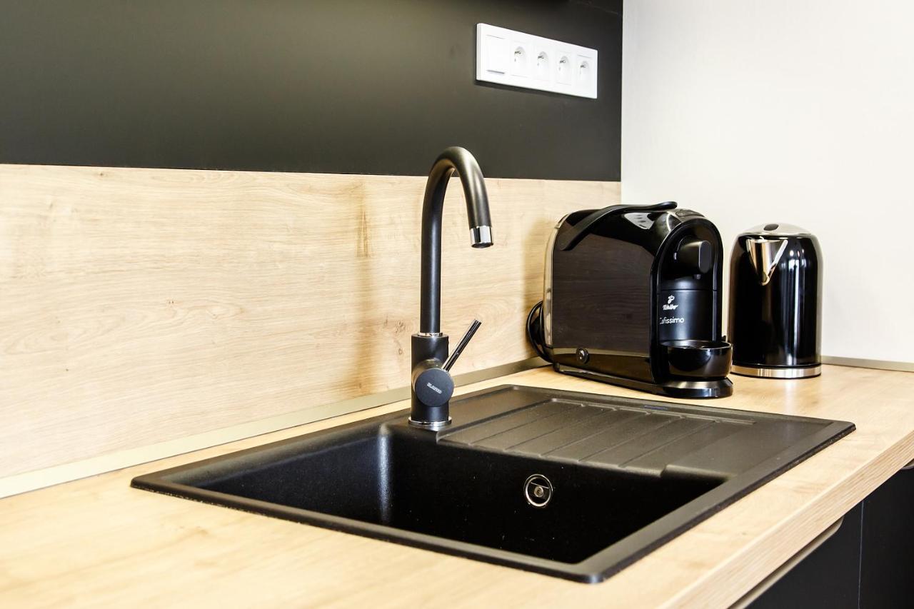 The Town Hall Residence -Welcome Home Apartment-Free Outdoor Parking-Ac Kosice Bagian luar foto