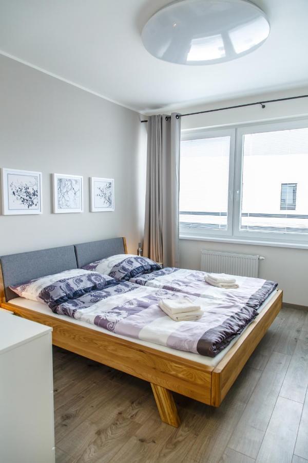 The Town Hall Residence -Welcome Home Apartment-Free Outdoor Parking-Ac Kosice Bagian luar foto