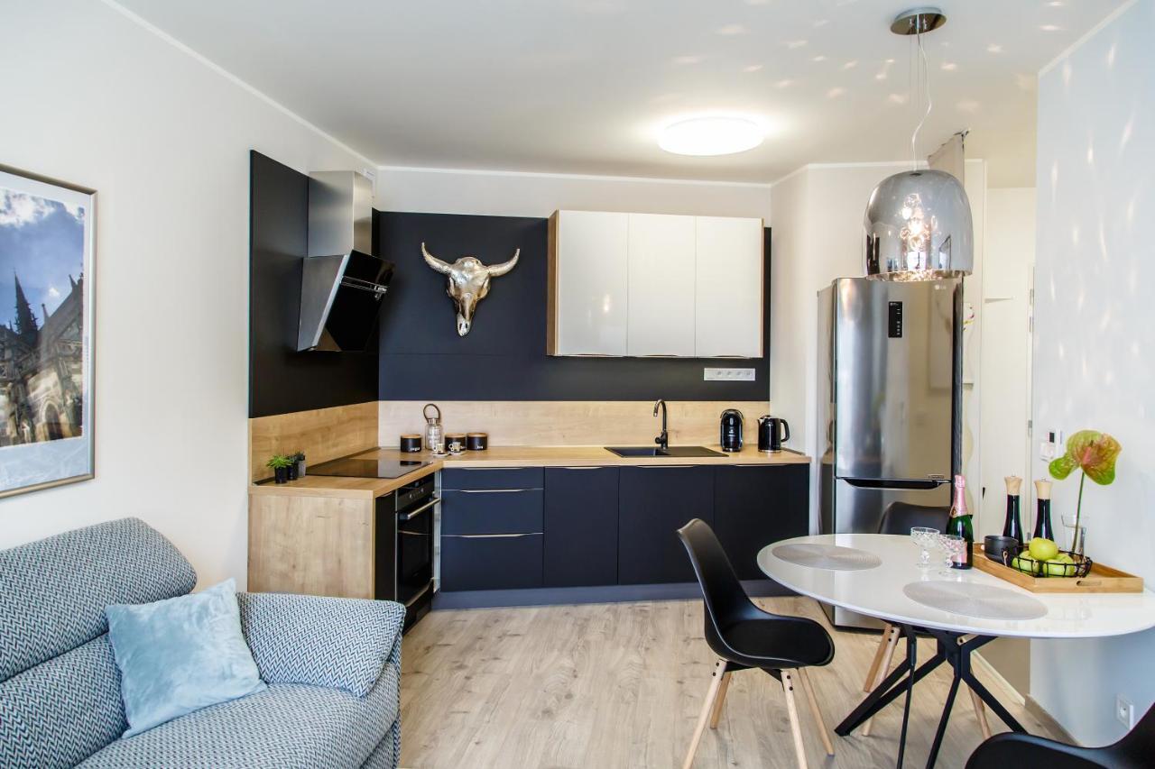 The Town Hall Residence -Welcome Home Apartment-Free Outdoor Parking-Ac Kosice Bagian luar foto