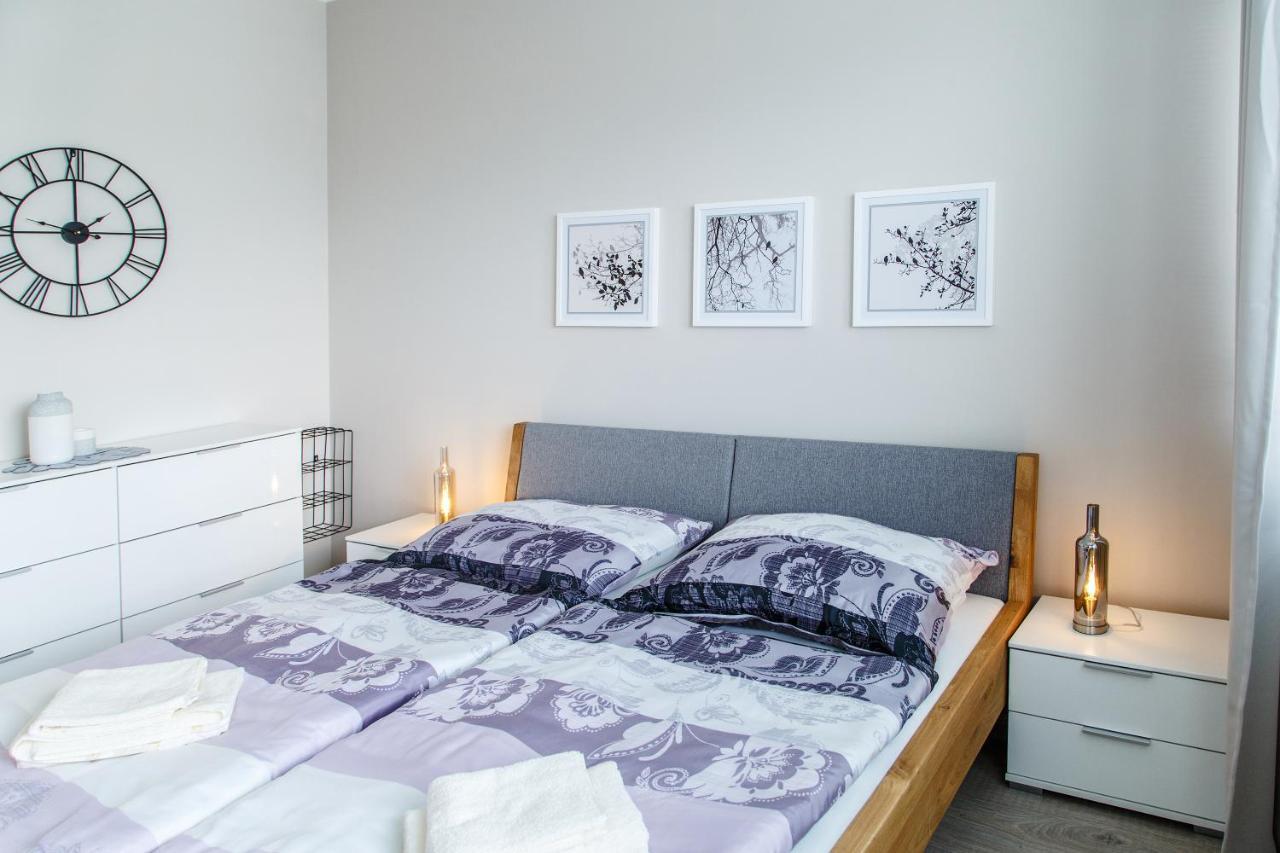 The Town Hall Residence -Welcome Home Apartment-Free Outdoor Parking-Ac Kosice Bagian luar foto